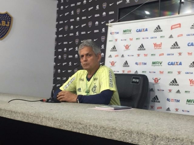 O técnico do Flamengo, Reinaldo Rueda, faz mistério e só vai anunciar o time no vestiário (Foto: Flamengo/Divulgação)