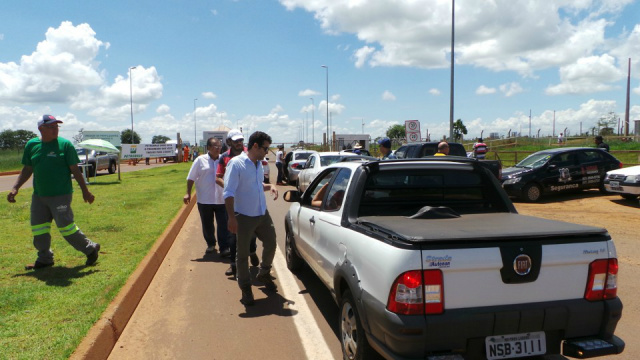 O grupo de empresários interditou o tráfego na BR-158, em frente à Fábrica de Fertilizantes (Foto: Arquivo/Perfil News)