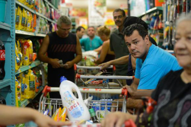 A maior queda de preços ocorreu em Brasília: 0,24 ponto percentual ao recuar de 0,59% para 0,35%. (Foto: Agência Brasil)