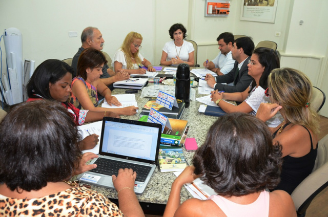 A prefeita Marcia Moura em reunião com os representantes do Sinted, onde houve avanços para os trabalhadores de educação do município. (Foto: Divulgação)