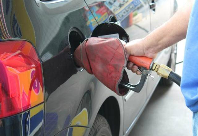 O preço da gasolina, por exemplo, já está mais caro em alguns postos de combustíveis de Três Lagoas (Foto: Ilustração)