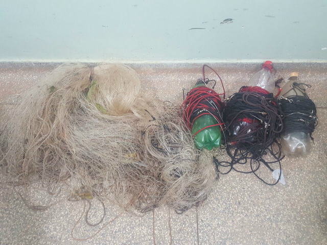 As redes de pesca, que foram encontradas dentro da embarcação, seriam armadas no rio (Foto: Assessoria) 