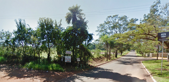 A área está localizada em frente ao portão de entrada do Clube Sesi do Trabalhador e faz esquina com corredor público (Foto: Assessoria)