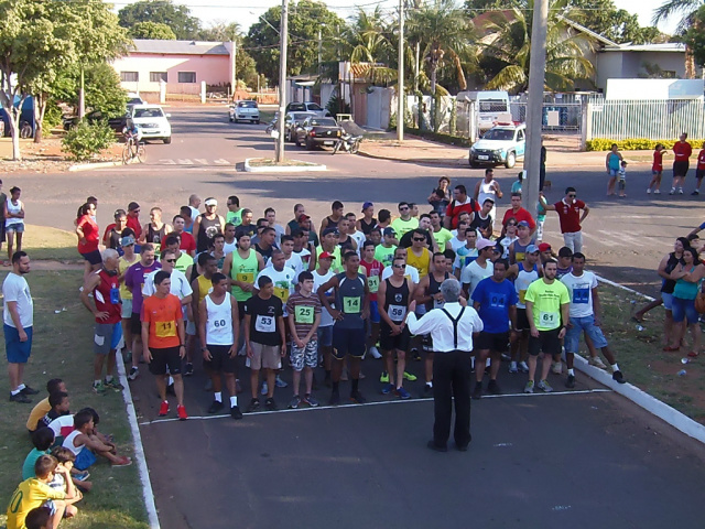 O evento contou com a participação de 157 atletas que percorreram uma volta completa ao bairro totalizando 3,8 mil metros (Foto: Divulgação/Assecom)