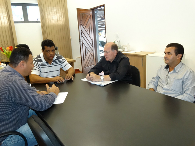 O encontro foi realizado no fim de semana, sábado (4), no gabinete da Prefeitura de Selvíria. (Foto: Assessoria)