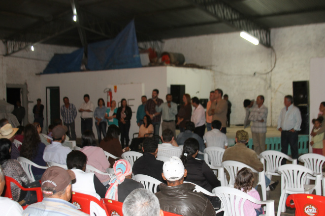 Vereadora do PMDB e lançada à Prefeitura de Santa Rita do Pardo Mais de 200 pessoas marcaram presença ao evento politico que aconteceu na noite de segunda-feira, 21
