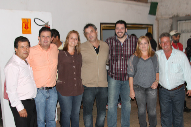 Vereadora do PMDB e lançada à Prefeitura de Santa Rita do Pardo Grupo político mantém coesão em torno de pré-candidata do PMDB
