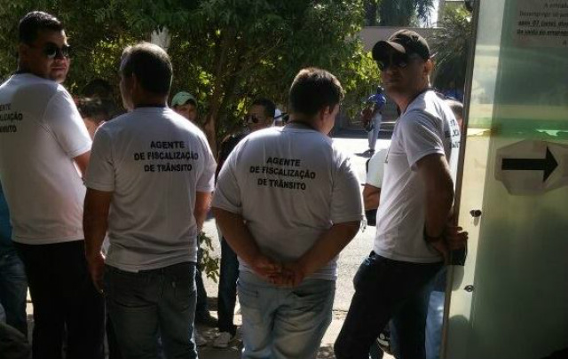 Com o apoio dos quatro agentes oficiais de trânsito, o Ciat pode trabalhar com as portas abertas nesta sexta-feira (Foto: Divulgação)