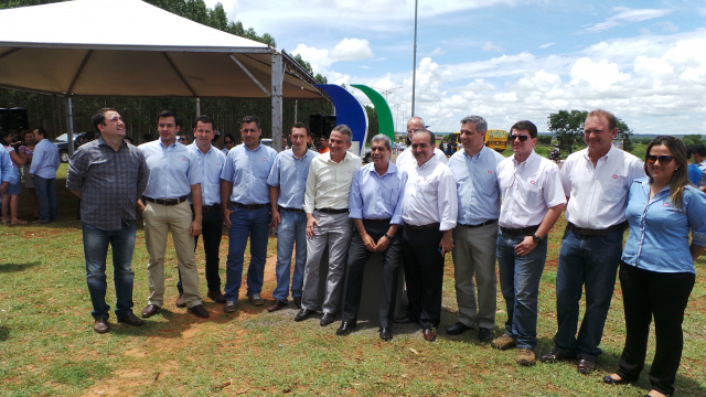 O governador André Puccinelli visitou omunicípio de Água Clara para inaugurar a reforma do prédio do Detern e a MS-324, que ganhou 14,54 quilômetros de pavimentação asfáltica (Foto: Ricardo Ojeda)