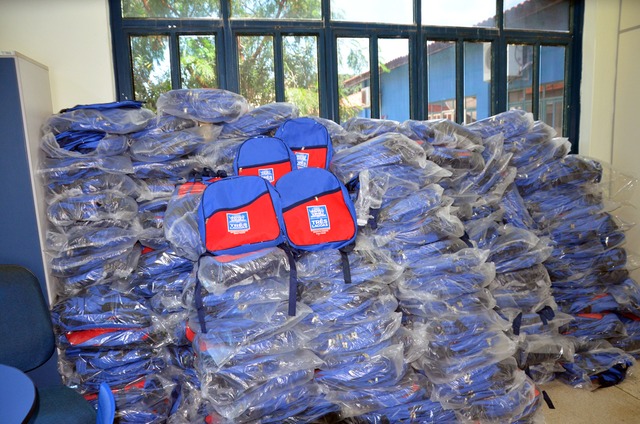 Além dos materiais escolares, todos os alunos receberão uniformes e mochilas para compor o kit escolar deste ano (Foto/Assessoria)