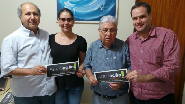 Ademir, Ana, José Paulo e Rógerson, após o término da reunião no escritório do diretor do Perfil News (Foto: Patrícia Miranda)