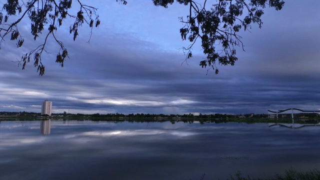 Nuvens já se formam na Lagoa Maior, esta manhã. (Foto: Ricardo Ojeda)