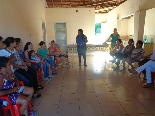 As mulheres participaram de palestra sobre problemas de saúde e combate ao câncer (Foto: Divulgação)