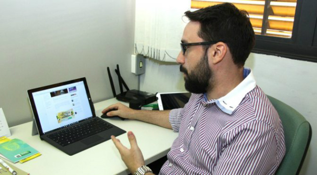 O assessor técnico da SGI, Fábio Almeida, conta que até meados de 2015 todos os 80 sites do Governo de Mato Grosso do Sul utilizavam a plataforma Unisite. (Foto: Edemir Rodrigues)