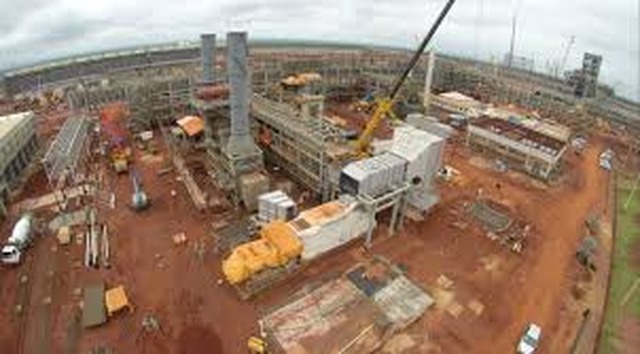 A obra da Usina de Fertilizantes da Petrobras foi paralisada no final de novembro de 2014, e agora a justiça liberou a venda do empreendimento que em breve poderá reabrir o canteiro de obras (Foto: Arquivo/Perfil News)