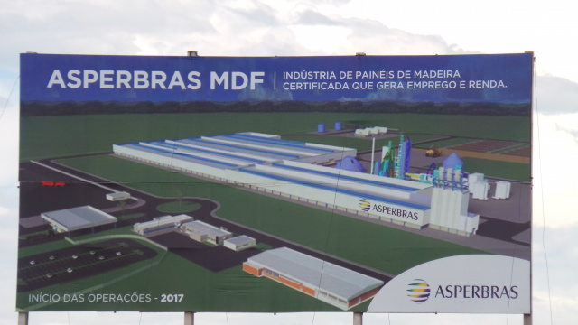O grupo Asperbras investirá R$ 304 milhões na construção da indústria produzirá 200 mil metros cúbicos de placas a partir de 2017. Na foto a maquete da fábrica que depois de concluída vai gerar cerca de 1.000 empregos diretos e indiretos (Foto: Ricardo Ojeda)