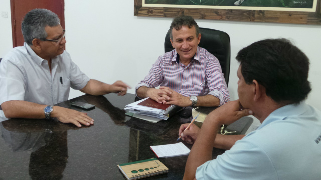 O prefeito Silas José concedeu entrevista ao Perfil News elencando várias ações administrativas que estão em curso nesse ano, salientando também o apoio do governador Reinaldo Azambuja (Foto: Patrícia Miranda)