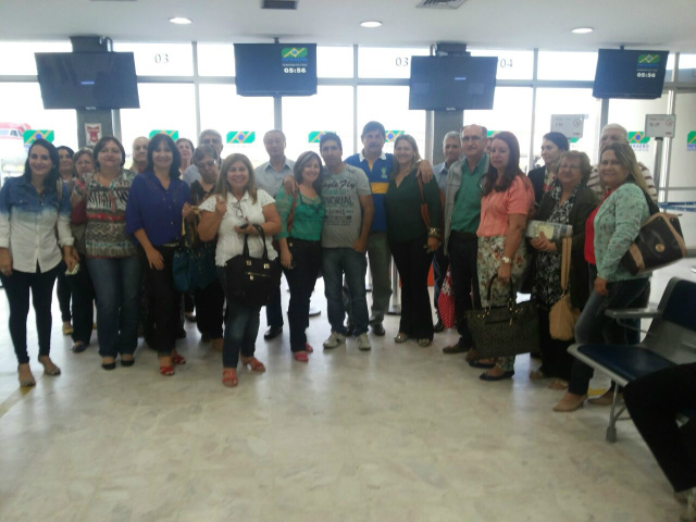 Parte do grupo de 39 pessoas que partiu no dia 8 deste mês com destino à capital Cearense, em busca de momentos de diversão e lazer nas praias nordestina (Foto: Divulgação)