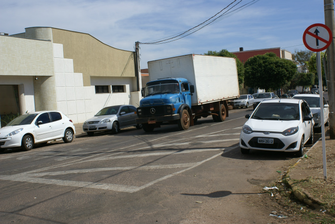 Rua Paranaíba foi uma das ruas que se tornaram sentido único em Três Lagoas (Foto: Adriano Vialle)