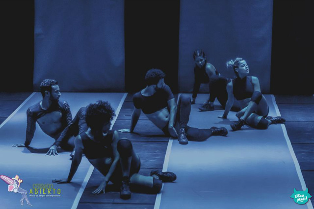 O espetáculo conecta a dança a tecnologia, englobando estilos de dança urbana e contemporânea embalados por uma trilha sonora exclusiva (Foto: Assessoria) 