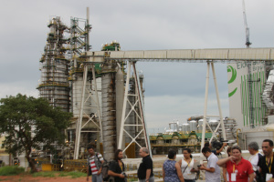 A fábrica abriu as portas para jornalistas de vários órgãos da imprensa brasileira e estrangeira (Foto: Ricardo Ojeda)