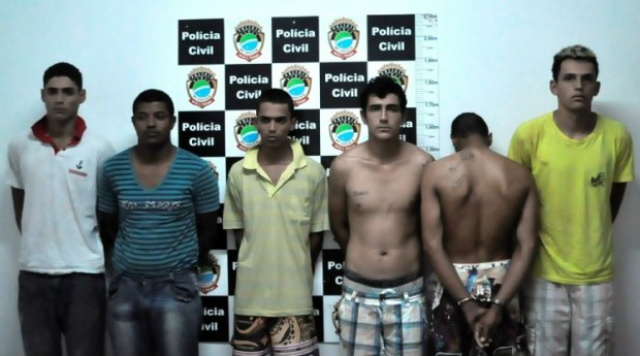 Os seis integrantes da quadrilha, presos pelo SIG (Foto: Nova News)