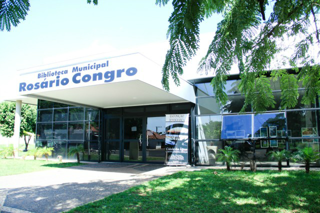 Biblioteca Municipal de Três Lagoas, o ponto de entrega para a droga (Foto: Flávia Guedes)