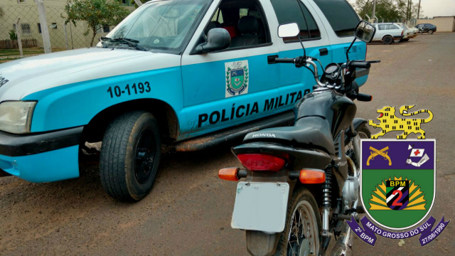A motocicleta foi levada para a Polícia Civil de Três Lagoas. (Foto: Assessoria) 