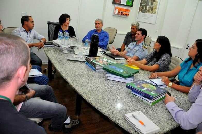 Reunião no gabinete da prefeita Marcia Moura, onde a segurança foi tema de cobrança pela comunidade (Foto: Divulgação)