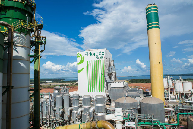 A fábrica da Eldorado Brasil, embora caçula no setor mostra eficiência de produtividade batendo recorde de liquidez no mercado mundial (Foto: Assessoria) 