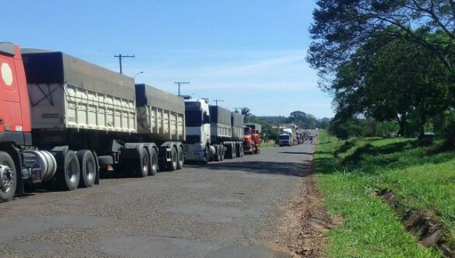 De acordo com informações do comando da Polícia Militar de Brasilândia, ao longo de duas horas formou filas de aproximadamente 3 quilômetros (Foto: Divulgação)