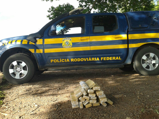 Droga foi encontrada pela PRF na BR 158 em Três Lagoas (Foto: Assessoria) 