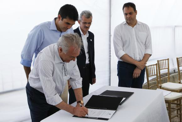 Presidente Michel Temer durante assinatura de acordos para execução de obras na Barragem de Jucazinho (Beto Barata/PR)