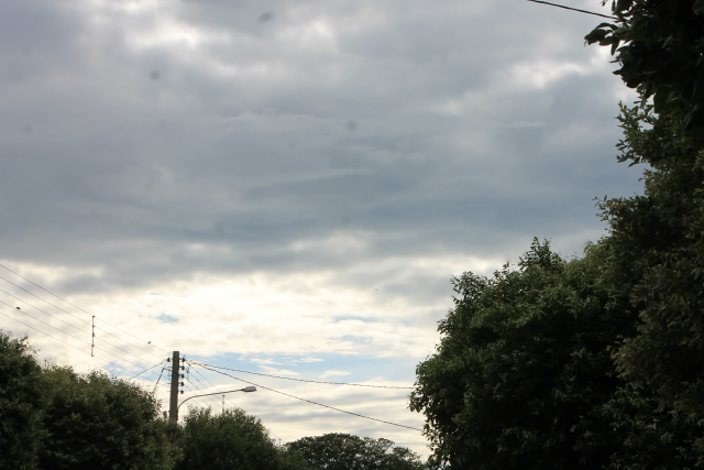 O sábado amanheceu nublado e com previsão de chuva. (Foto: Patrícia Miranda)