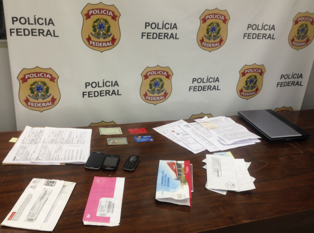 Documentos falsos apreendidos com o acusado. (Foto: Divulgação/Polícia Federal).