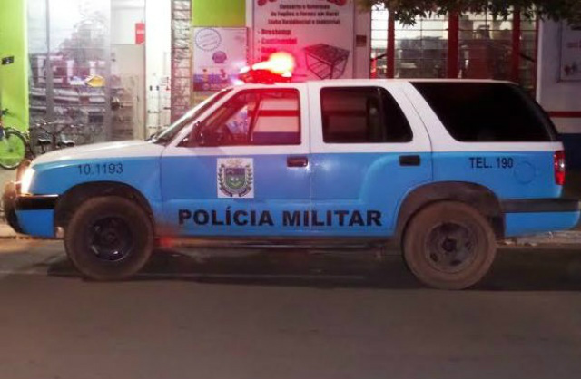 Polícia Militar fez buscas pelo bairro, mas nenhum suspeito foi encontrado. (Foto: Arquivo/perfil News).