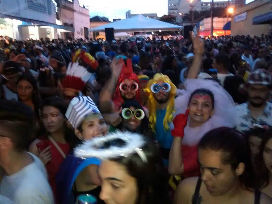 Descuidos durante o feriado de Carnaval aumentam o risco de golpes. (Foto: O Estado)