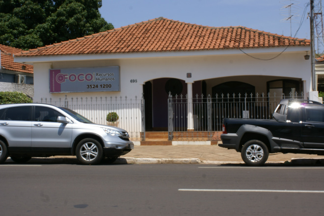 Interessados na proposta de empregos devem enviar currículos à sede da FOCO na Rua Oreste Prata Tubery, 698, no centro de Três Lagoas (Foto: Carlos Martins) 