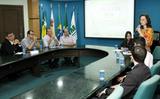 Projeto foi apresentado às autoridades durante solenidade ocorrida no  Auditório Ângelo Planas, na ACIM (Associação Comercial e Empresarial de Maringá) 