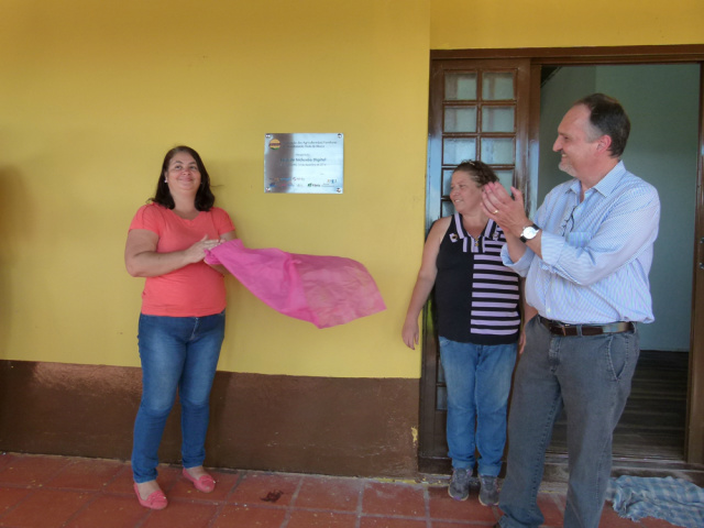 Projeto da Fibria viabiliza a inclusão digital de agricultores familiares de MS. (Foto: Assessoria) 