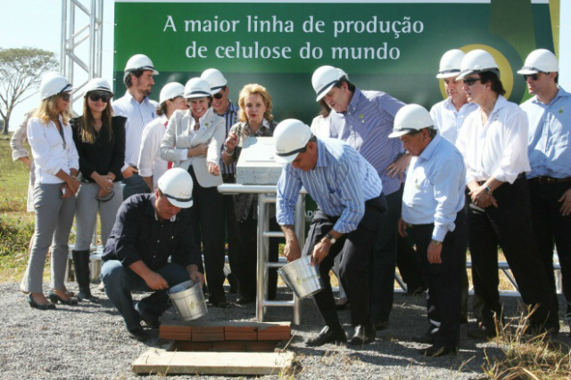 A solenidade de lançamento da pedra fundamental da primeira unidade da Eldorado Brasil, aconteceu no dia 15 de junho de 2010 e contou com a presença de várias autoridades (Foto: Ricardo Ojeda/Arquivo)