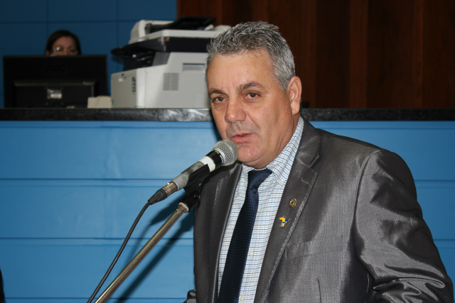 O deputado estadual Angelo Guerreiro apresentou indicações para atender a demanda emergencial de escolas estaduais de Três Lagoas (Foto: Assessoria)
