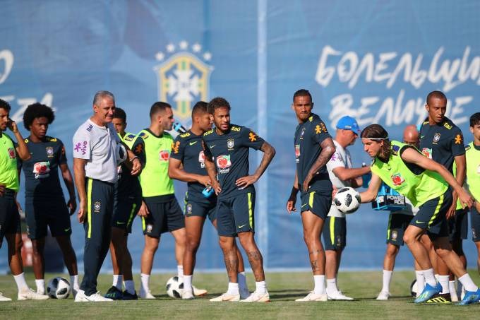 Seleção brasileira treinando em Sochi, na Rússia, para a Copa do Mundo 2018 (Kai Pfaffenbach/Reuters)