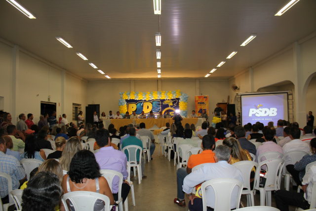 Inúmeras pessoas estiveram presentes no encontro desta sexta-feira (11) em Três Lagoas. (Foto: Assessoria de imprensa do deputado estadual Angelo Guerreiro)