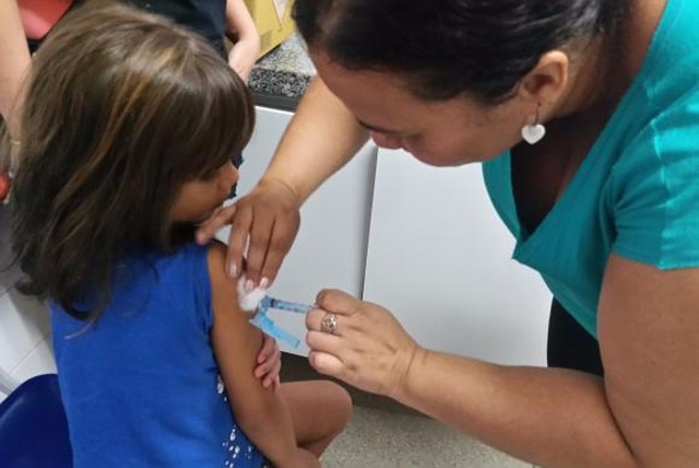 Cerca de 47 milhões de crianças e adolescentes estão convocados para atualizar a caderneta de vacina - (Foto/Sumaia Villela/Agência Brasil)