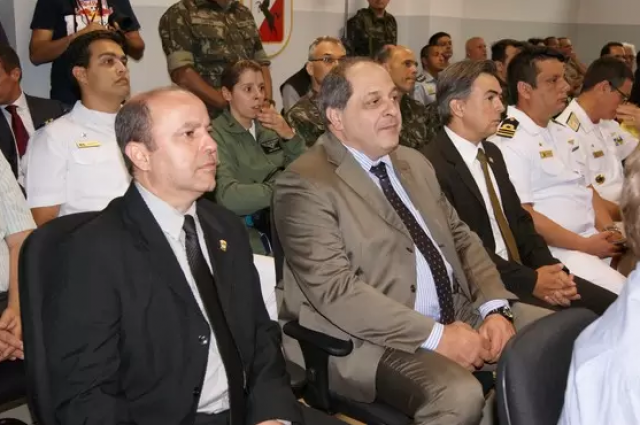 O evento contou com a presença de representantes das forças policiais e armadas (Foto: Divulgação)