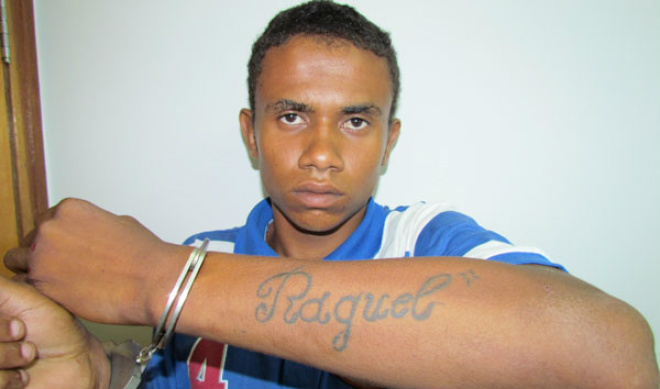  Juliano Dias da Silva, de 18 anos foi preso hoje, na Vila Piloto (Foto: Perfil News)