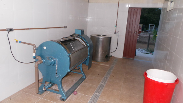 A lavanderia instalado no complexo Lagoa da Prata exclusivamente para atender as necessidades do restaurante (Foto: Ricardo Ojeda)