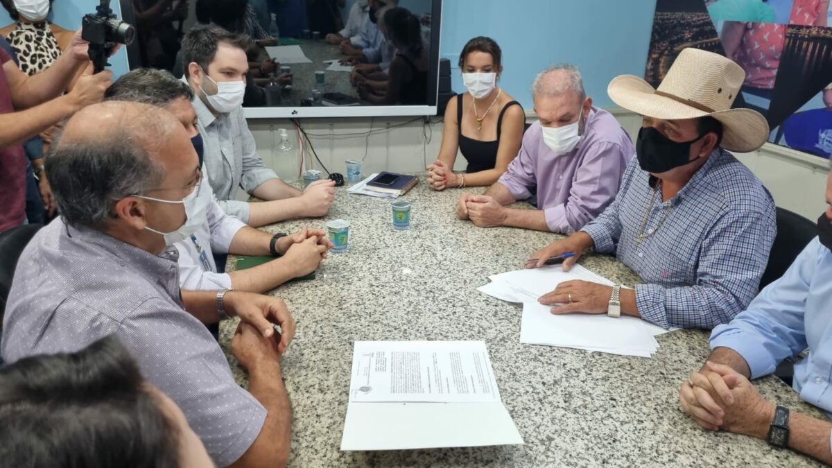 Em Três Lagoas, Resende garante que até final de fevereiro de 2022 será conhecida empresa que vai administrar HR Magid Thomé