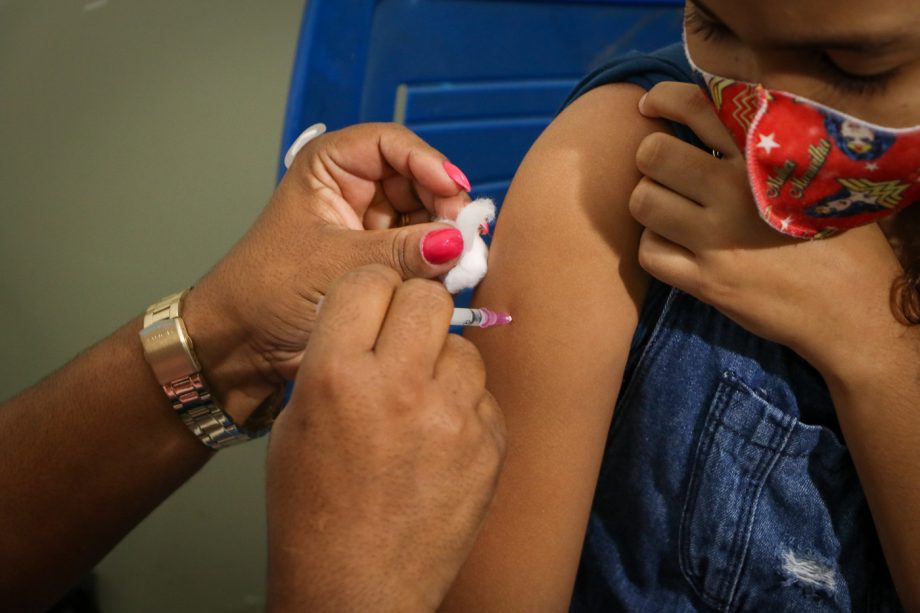 Campanha de sábado (15) conseguiu imunizar quase 700 pessoas contra a covid-19